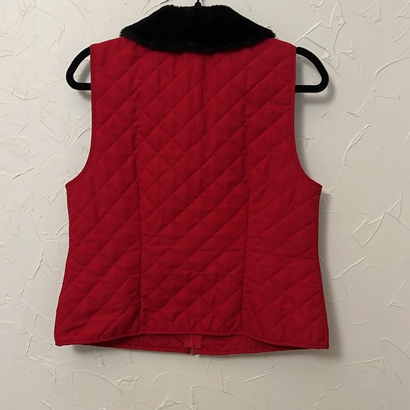 Red Faux Fur Collar Vest by I. N. Studio. REMOVABLE collar—Two Vests in One! - Picture 8 of 16
